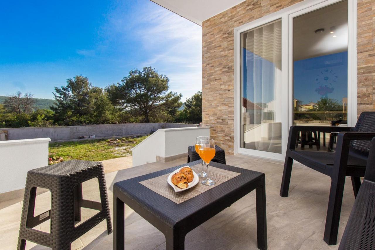 Holiday Home Lucia Lozovac Bagian luar foto