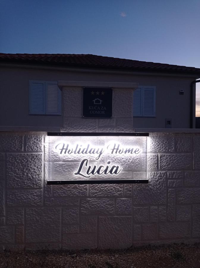 Holiday Home Lucia Lozovac Bagian luar foto