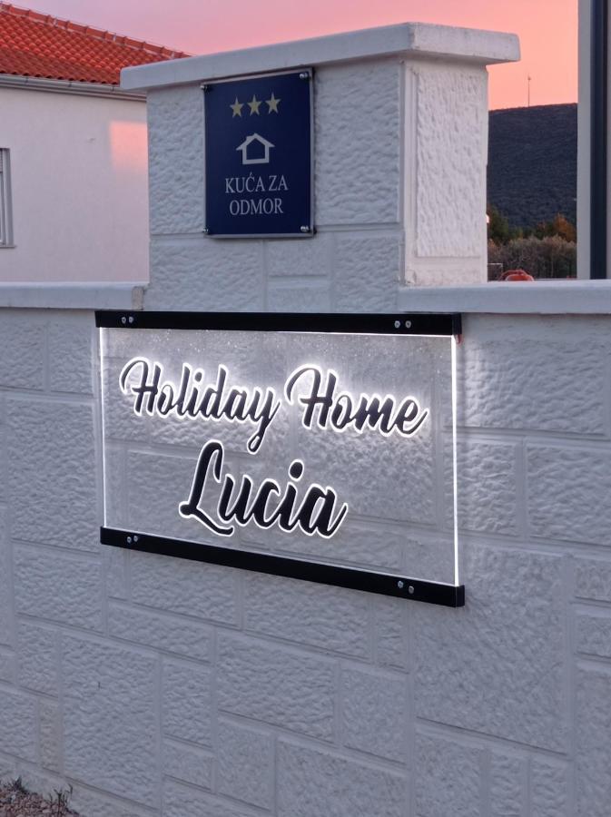 Holiday Home Lucia Lozovac Bagian luar foto